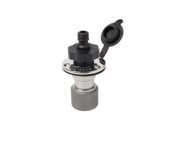 Bayonet flush fitting for washdown pump
